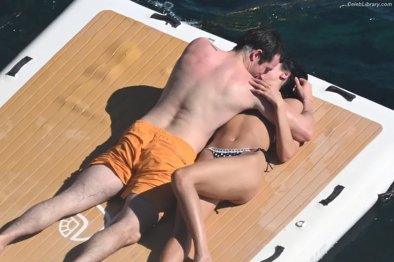 Dua Lipa photo 8 of 7804