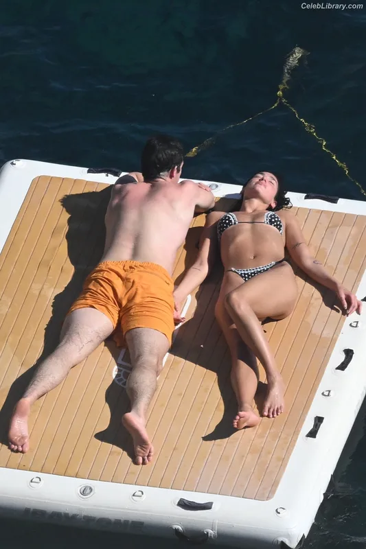 Dua Lipa photo 11 of 7804