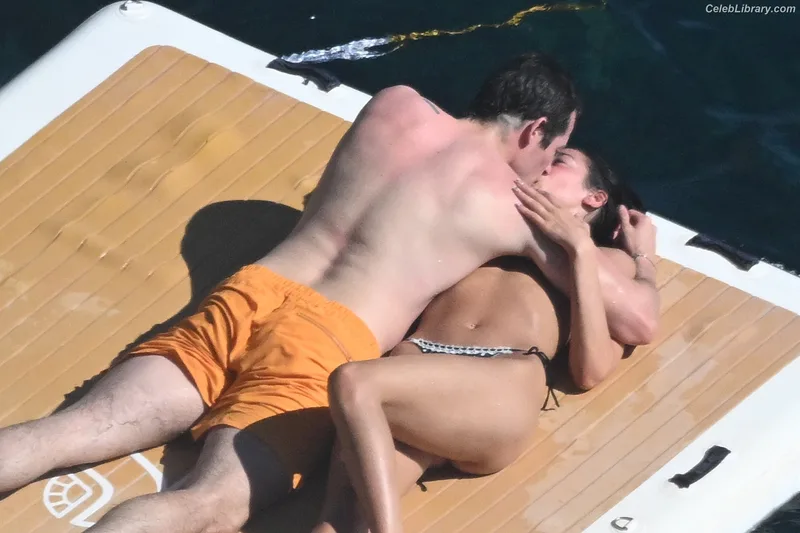 Dua Lipa photo 16 of 7804