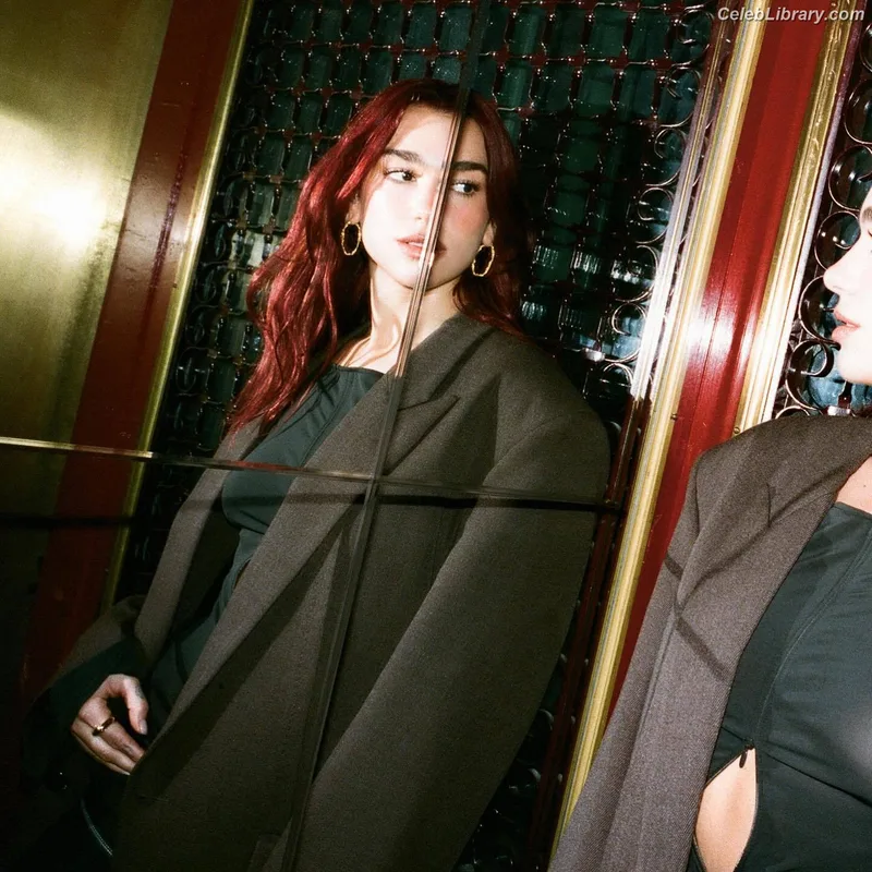 Dua Lipa photo 9 of 7804