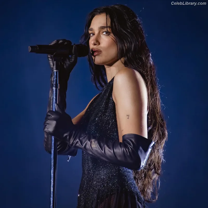 Dua Lipa photo 4 of 7804