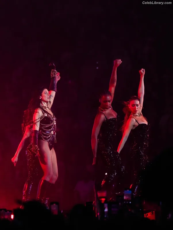 Dua Lipa photo 9 of 7804