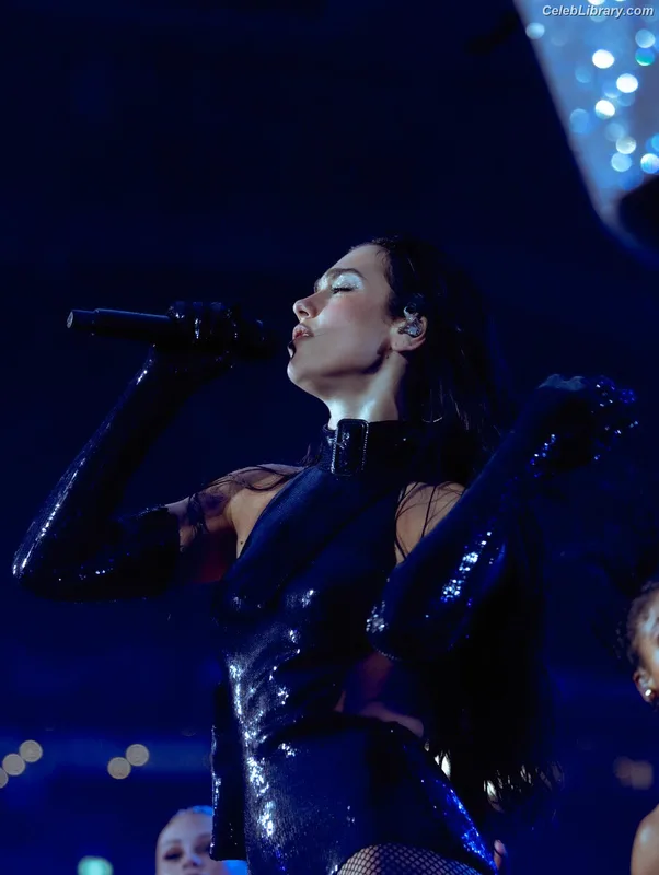 Dua Lipa photo 15 of 7804