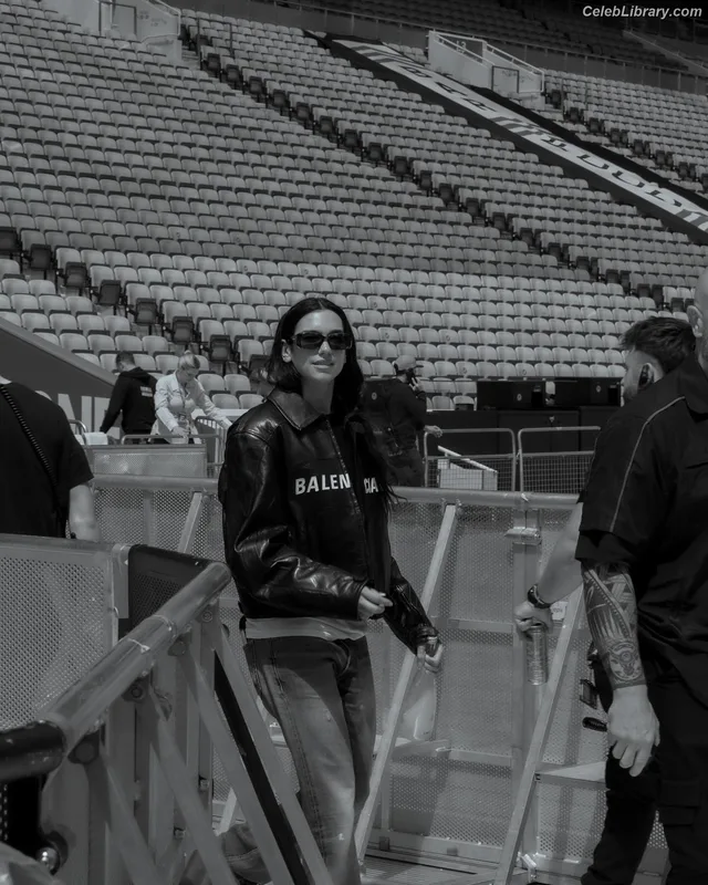Dua Lipa photo 19 of 7804