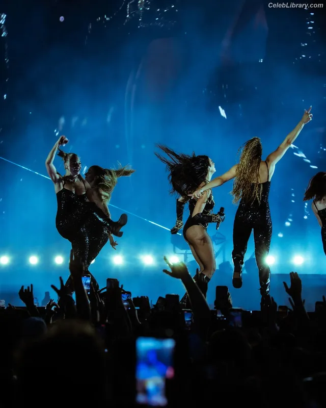 Dua Lipa photo 24 of 7804