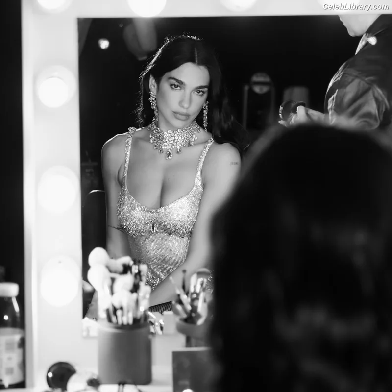 Dua Lipa photo 17 of 7804
