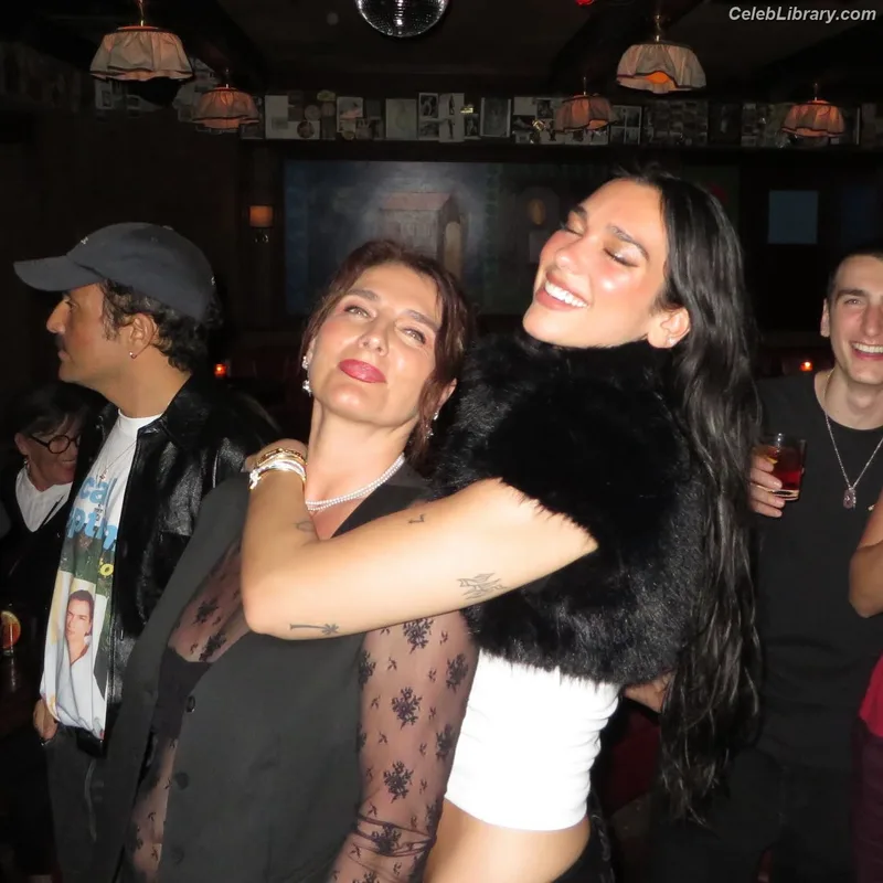 Dua Lipa photo 19 of 7804