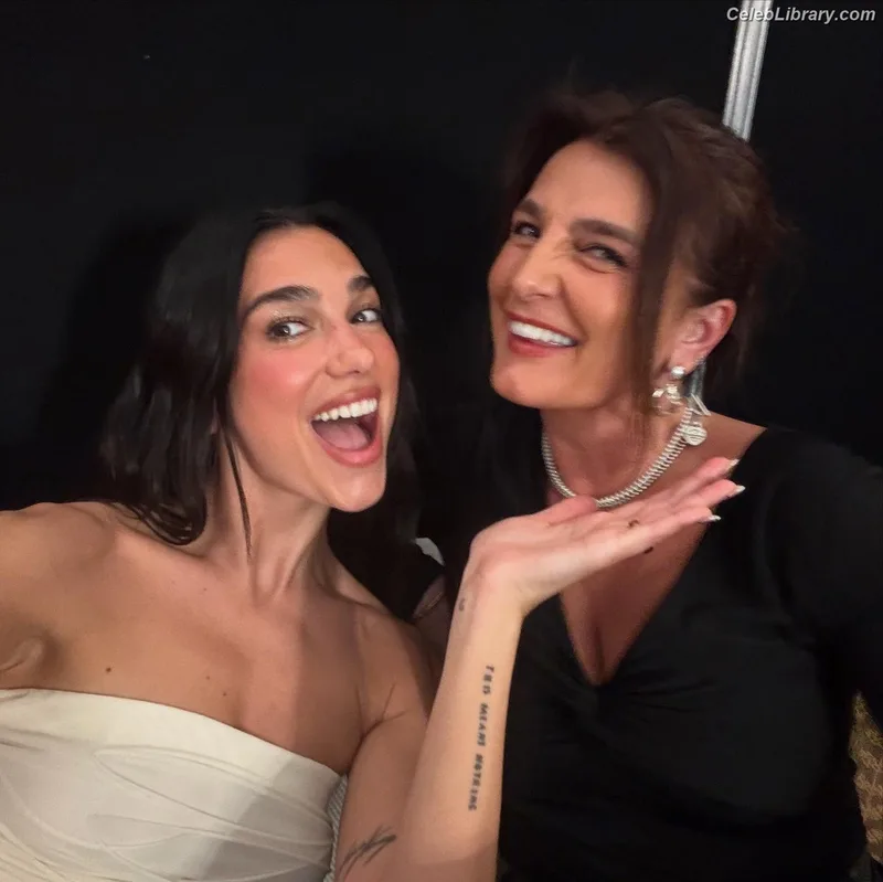 Dua Lipa photo 20 of 7804
