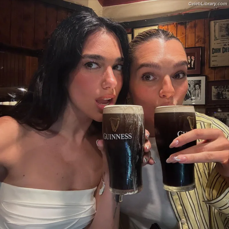 Dua Lipa photo 3 of 7804