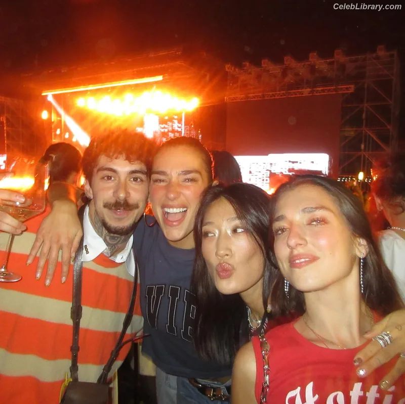Dua Lipa photo 20 of 7804