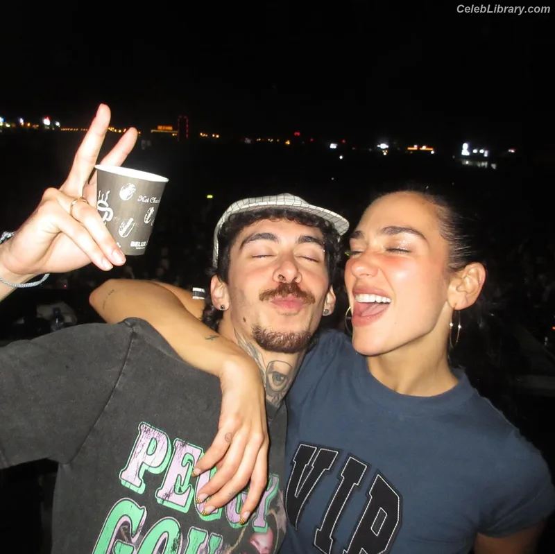 Dua Lipa photo 1 of 7804