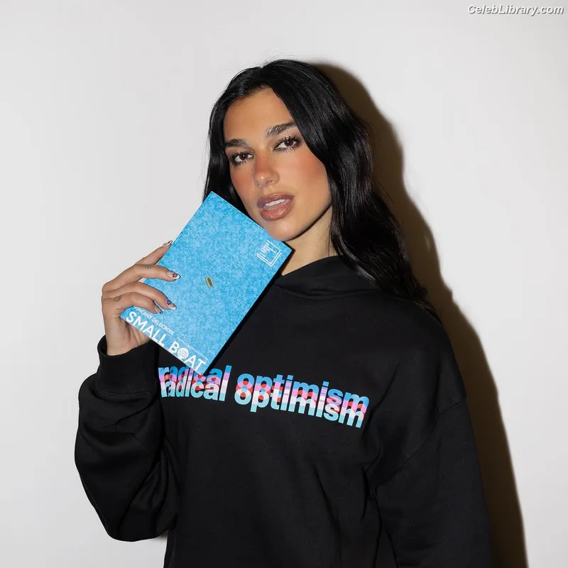 Dua Lipa photo 3 of 7804