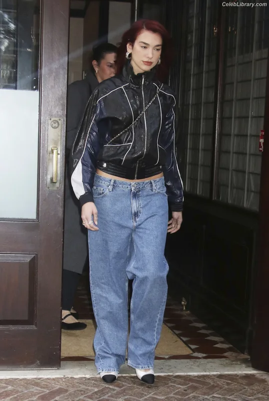 Dua Lipa photo 17 of 7804