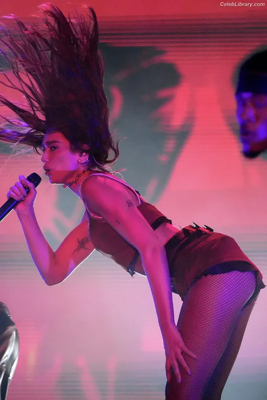 Dua Lipa photo 12 of 7804