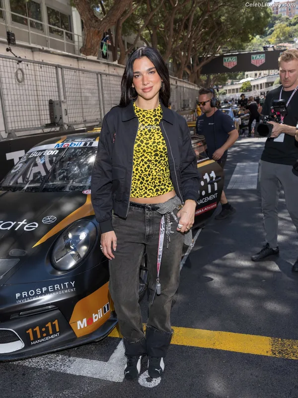 Dua Lipa photo 8 of 7804