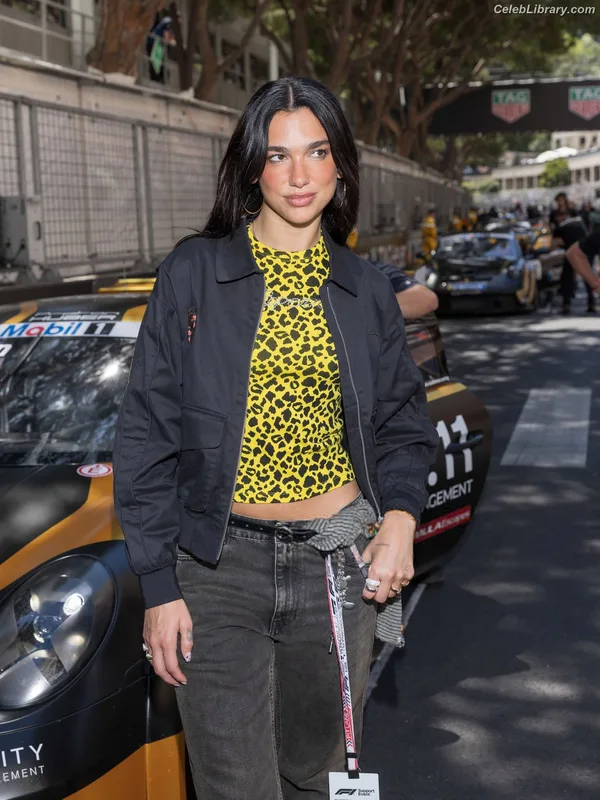 Dua Lipa photo 15 of 7804