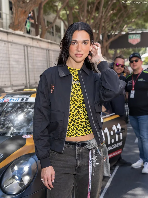 Dua Lipa photo 16 of 7804