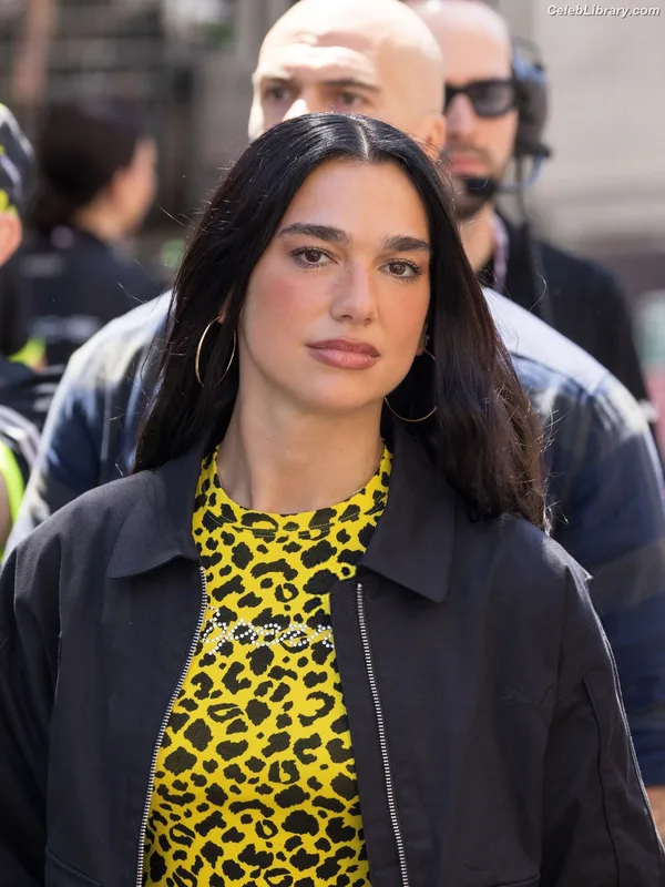 Dua Lipa photo 17 of 7804