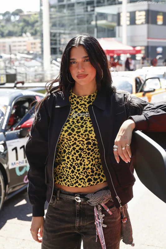 Dua Lipa photo 6 of 7804