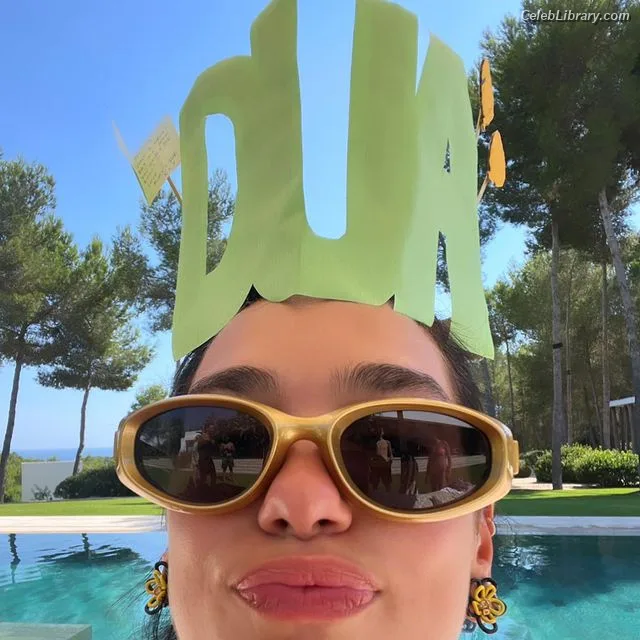 Dua Lipa photo 3 of 7804