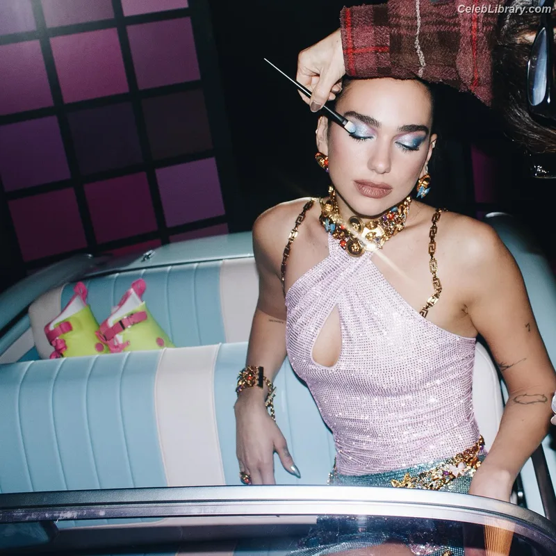 Dua Lipa photo 5 of 7804