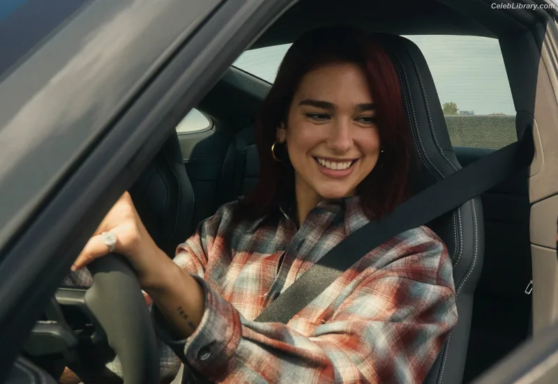 Dua Lipa photo 11 of 7804