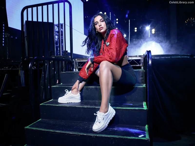 Dua Lipa photo 13 of 7804