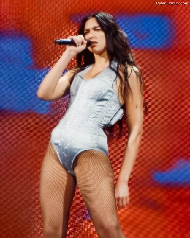 Dua Lipa photo 9 of 7804