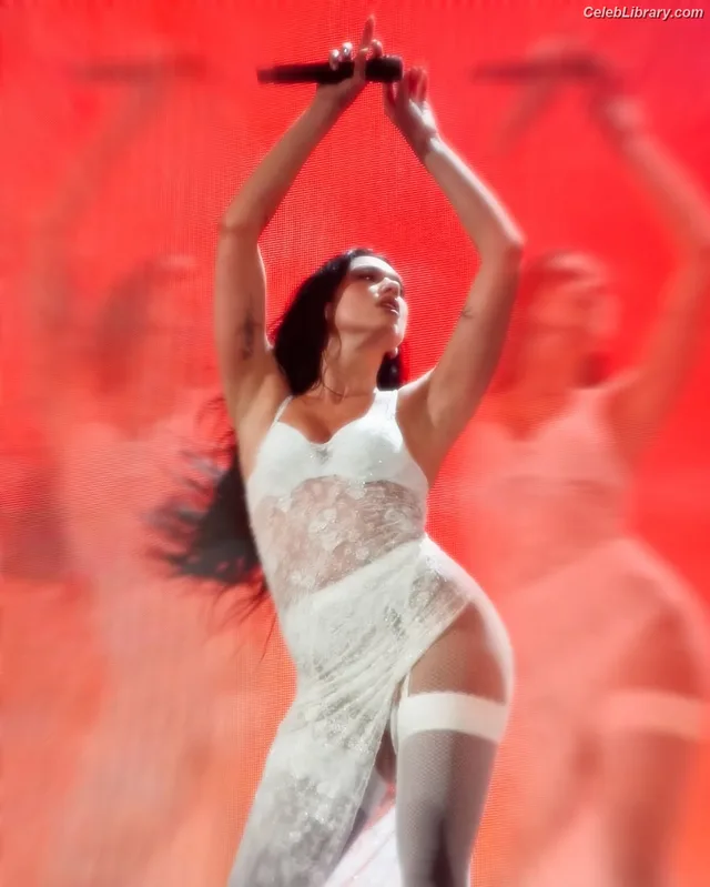 Dua Lipa photo 12 of 7804