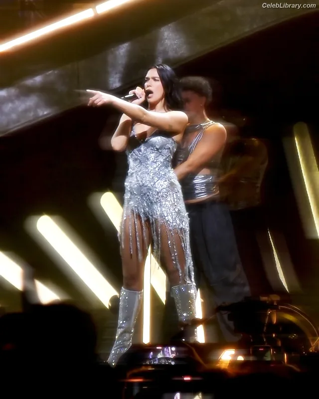 Dua Lipa photo 13 of 7804