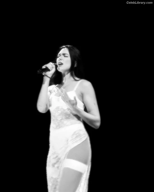 Dua Lipa photo 18 of 7804