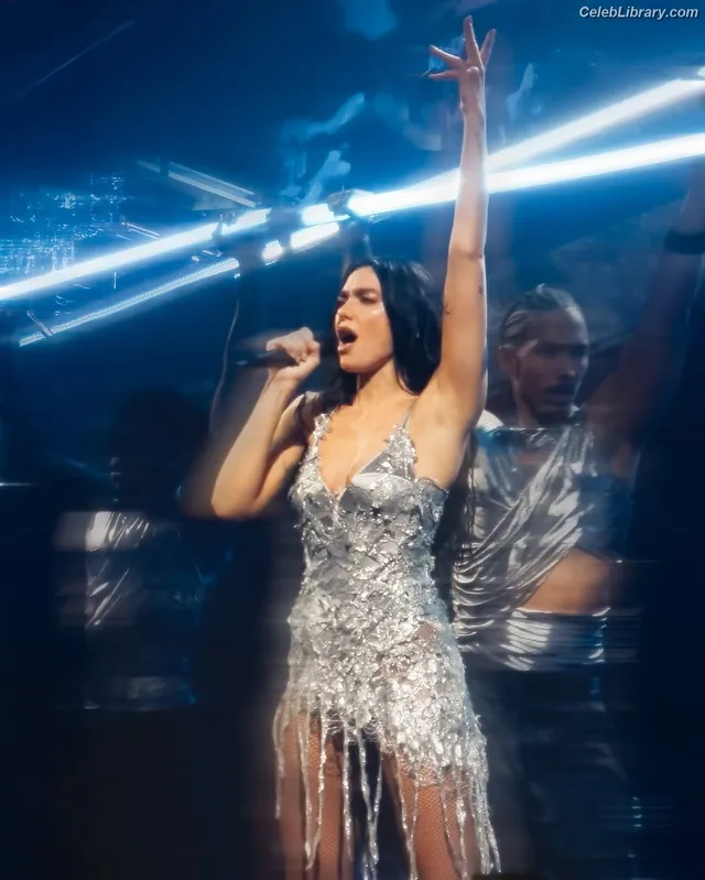 Dua Lipa photo 4 of 7804