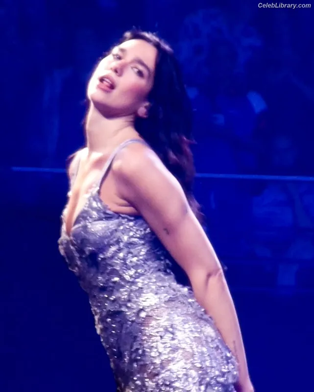 Dua Lipa photo 8 of 7804