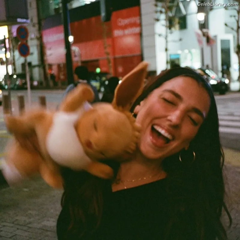 Dua Lipa photo 10 of 7804