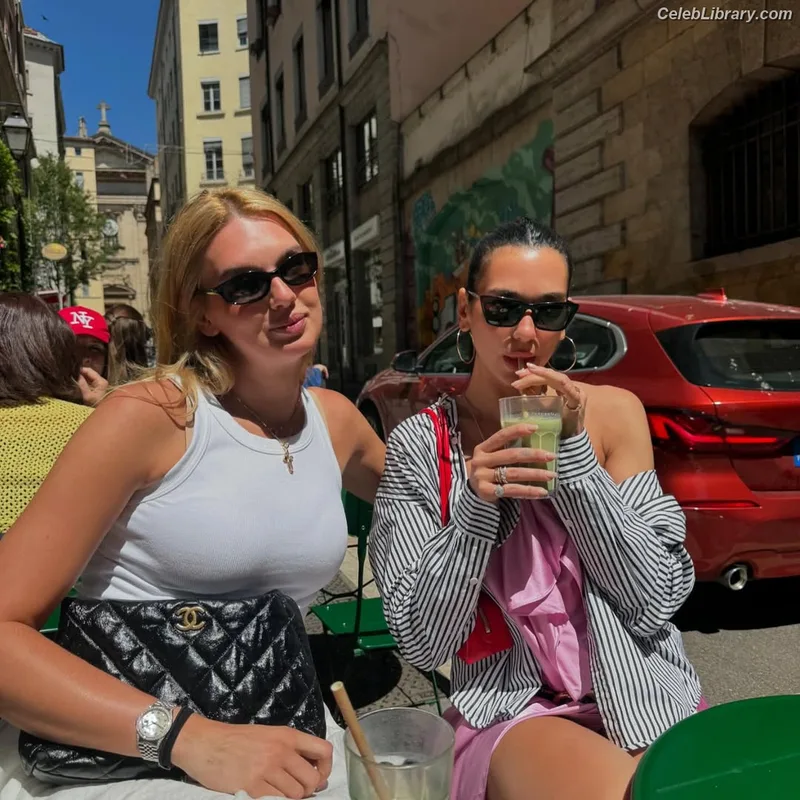 Dua Lipa photo 11 of 7804