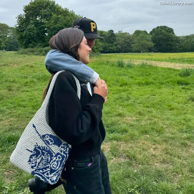 Dua Lipa photo 21 of 7804