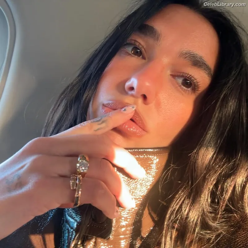 Dua Lipa photo 22 of 7804