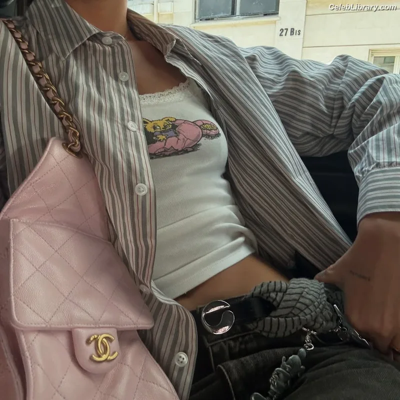 Dua Lipa photo 3 of 7804