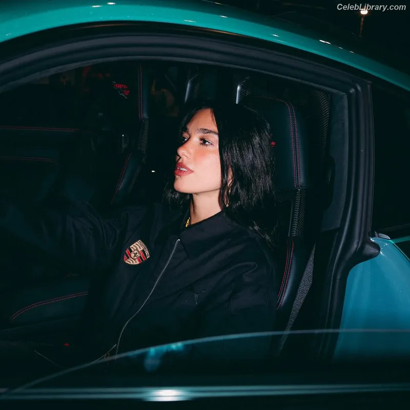Dua Lipa photo 6 of 7804