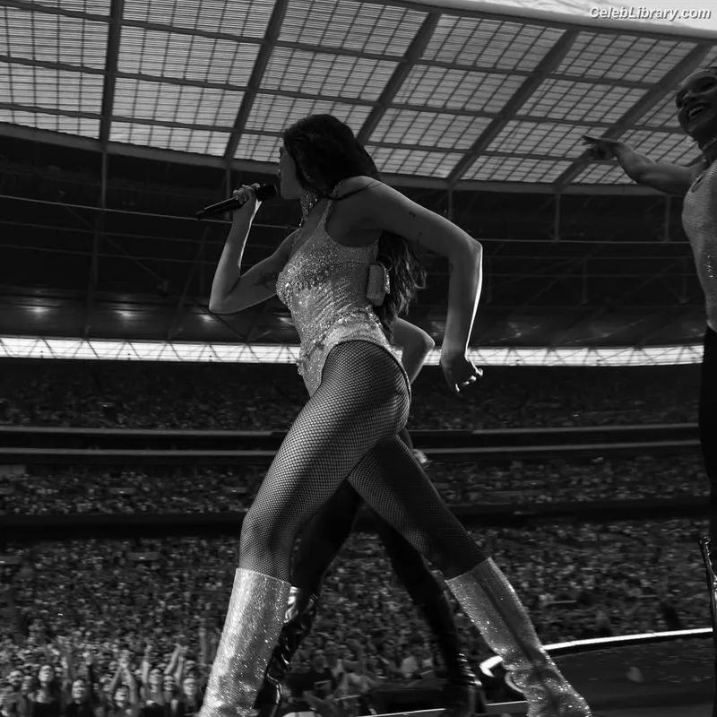 Dua Lipa photo 19 of 7804