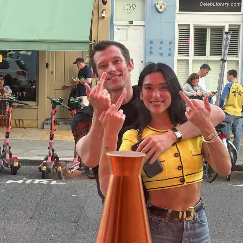Dua Lipa photo 4 of 7804