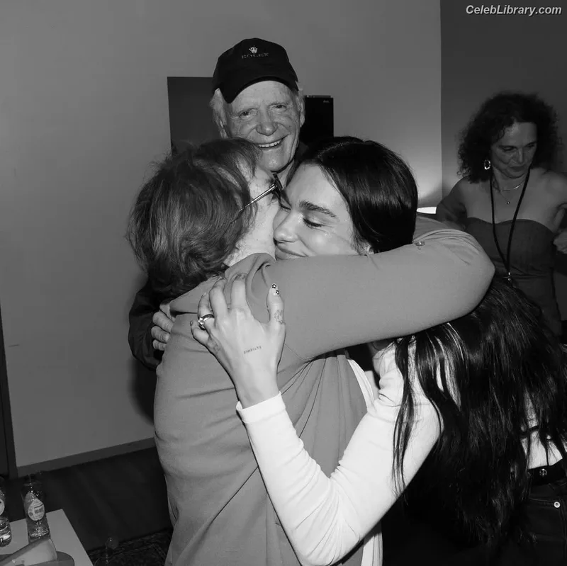 Dua Lipa photo 14 of 7804
