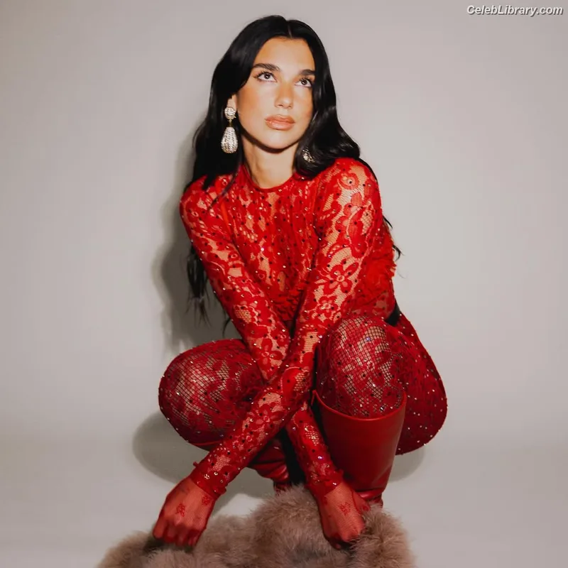 Dua Lipa photo 15 of 7804