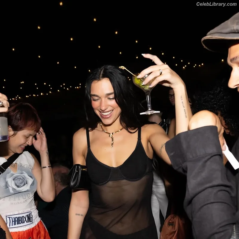 Dua Lipa photo 23 of 7804