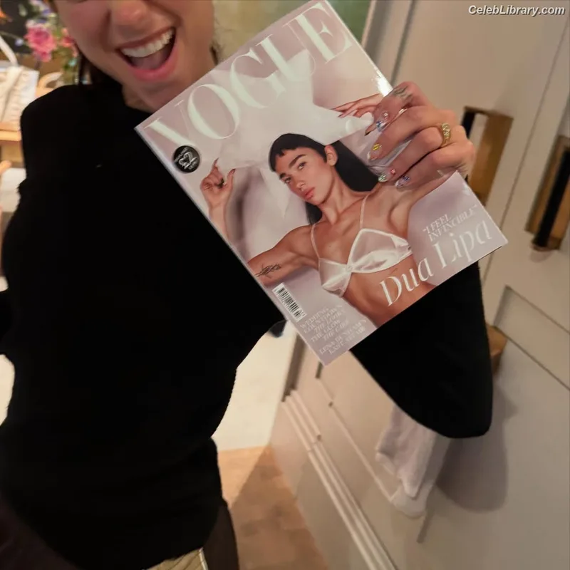 Dua Lipa photo 3 of 7804