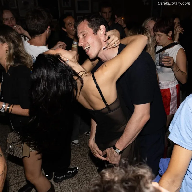 Dua Lipa photo 14 of 7804