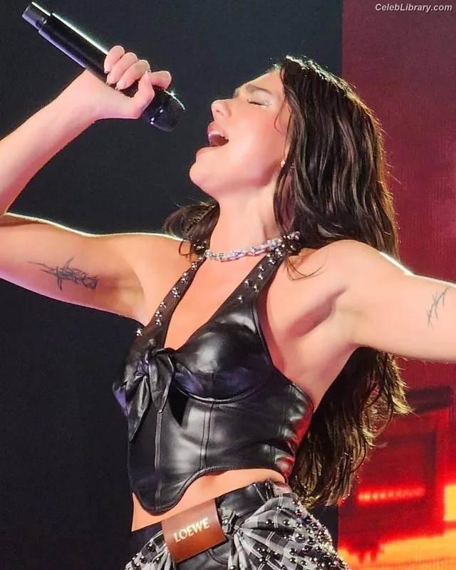 Dua Lipa photo 2 of 7804