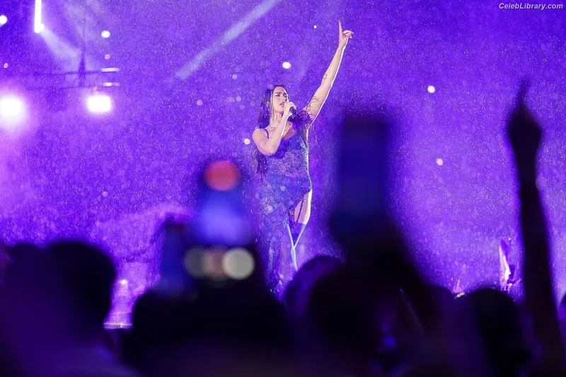 Dua Lipa photo 23 of 7804