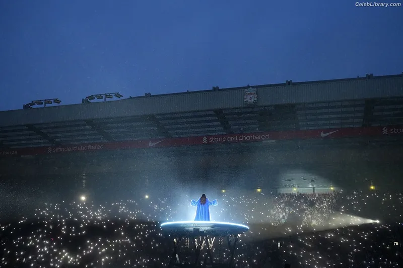 Dua Lipa photo 6 of 7804