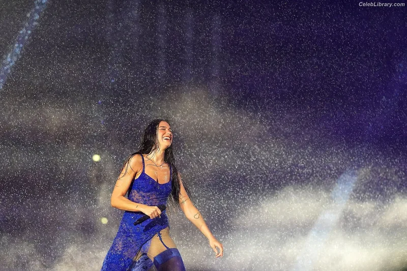 Dua Lipa photo 11 of 7804